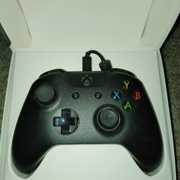 2016 MICROSOFT XBOX BLACK CONTROLLER + CABLE FOR WINDOWS-NEW!! - Picture 2 of 4